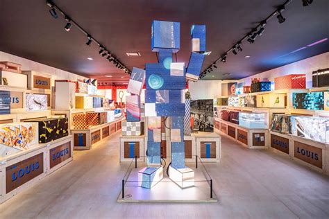 centre louis vuitton art contemporain|louis vuitton exhibition tickets.